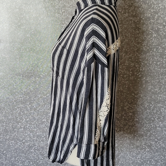 Umgee striped button down size small - Picture 3 of 6